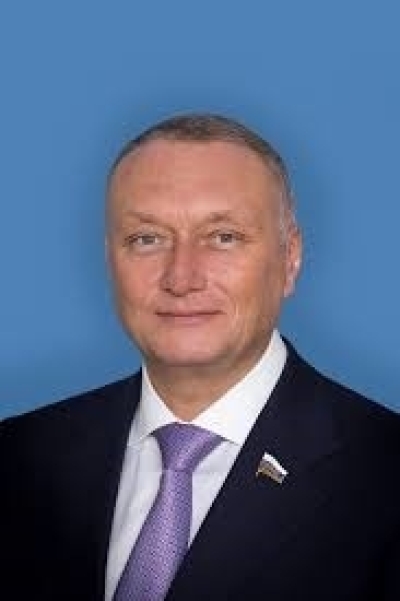 Дмитрий Савельев между ярлыками и заслугами: как общественное мнение меняет героев и обвиняемых